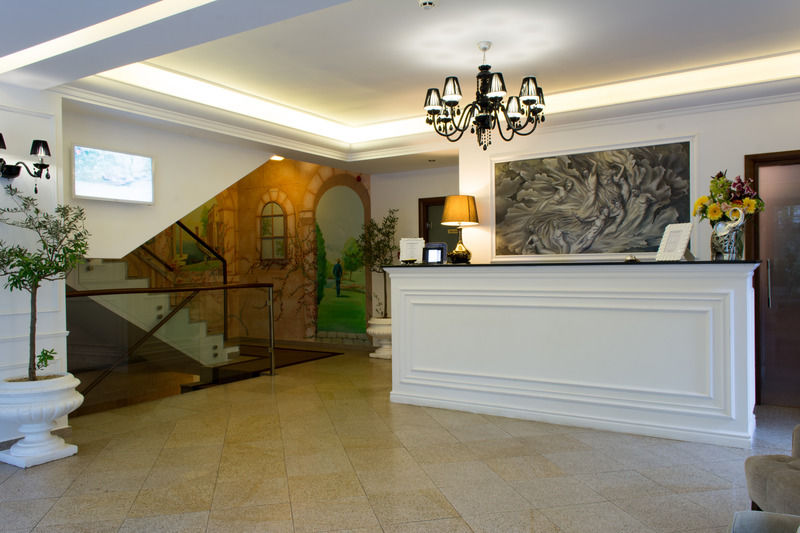 Dbh Bucharest Hotell Exteriör bild