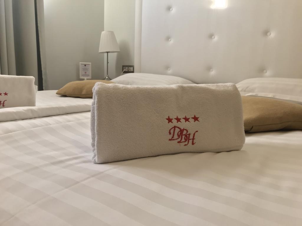 Dbh Bucharest Hotell Exteriör bild
