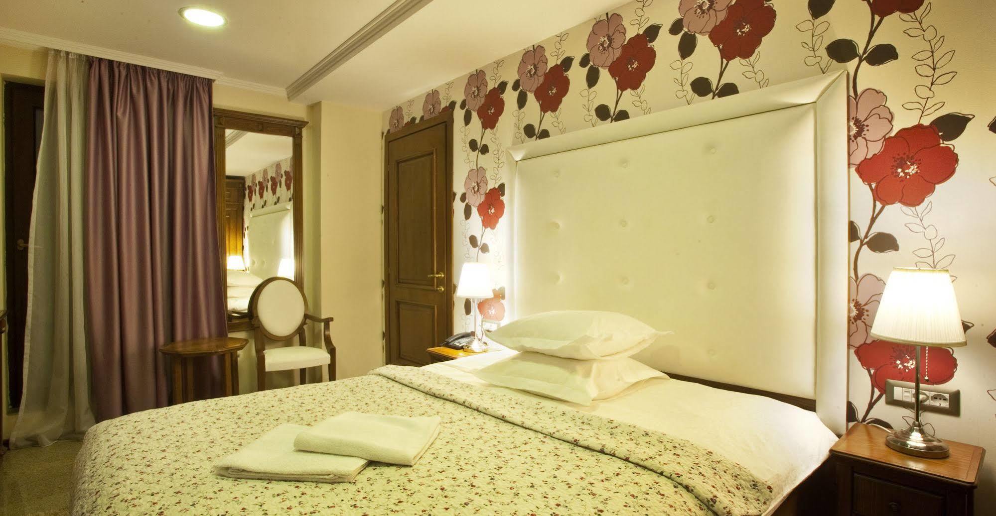Dbh Bucharest Hotell Exteriör bild
