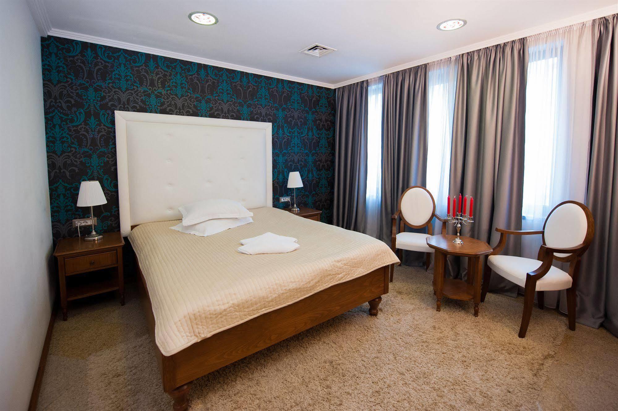 Dbh Bucharest Hotell Exteriör bild