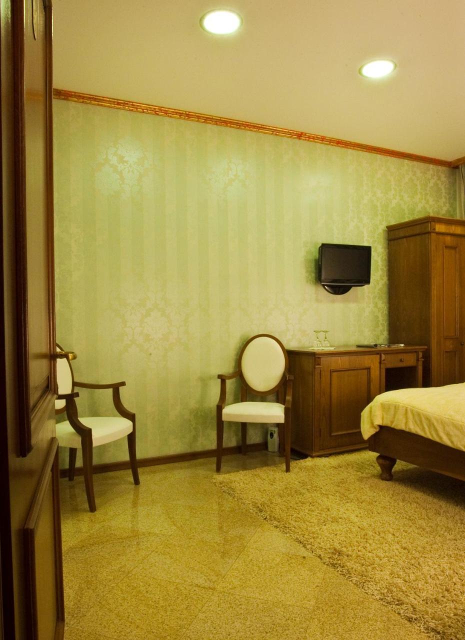 Dbh Bucharest Hotell Rum bild