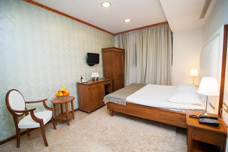 Dbh Bucharest Hotell Exteriör bild